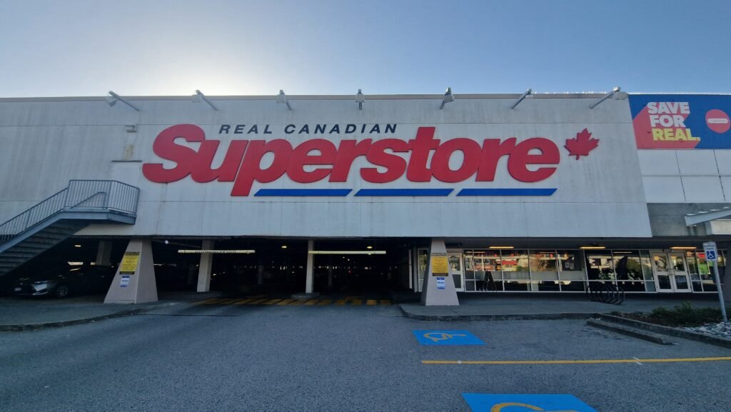 Supermercato canadese chiamato Real Canadian Superstore